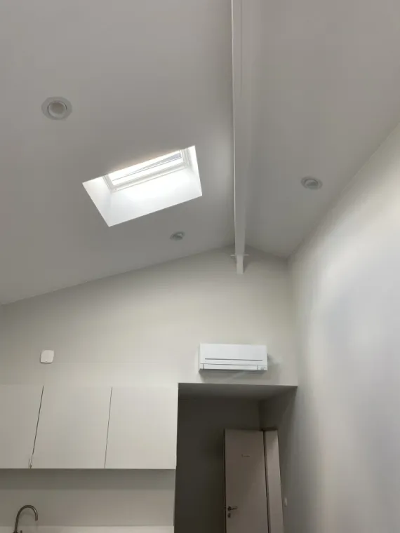 Pose d'éclairage et alimentation d'un velux à Gradignan